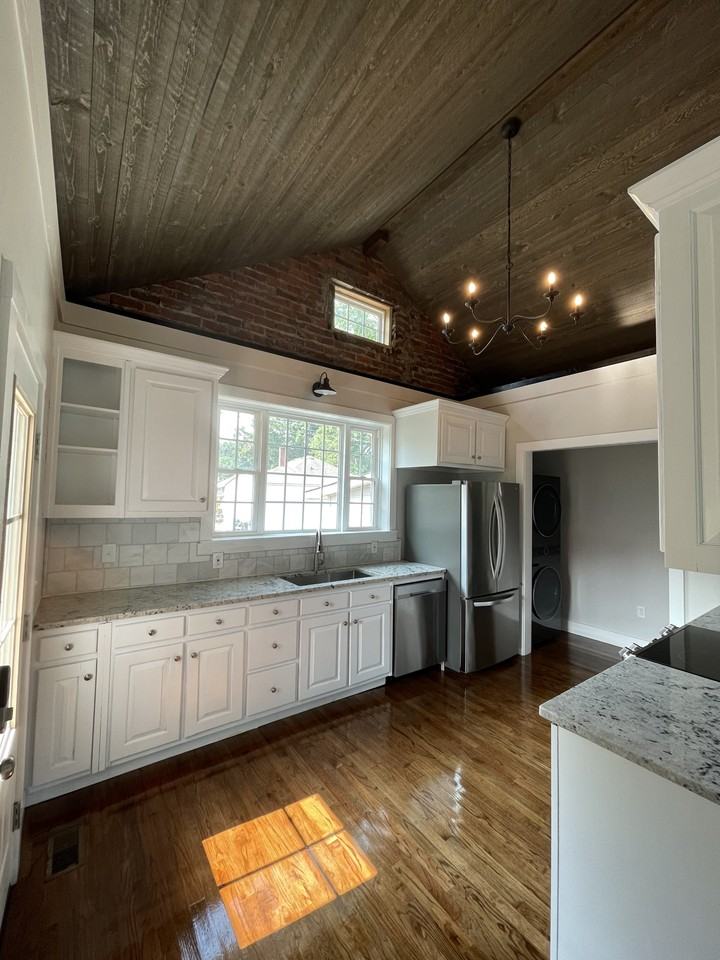 21 Ash St Ne #NA - Photo 4 of 10