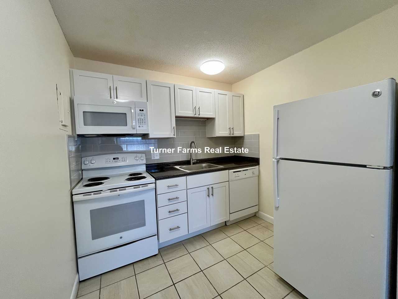 Gardner St #37 - Photo 3 of 17