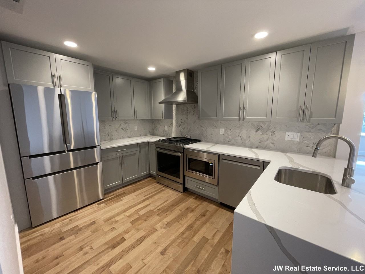 53 Hichborn St #503 - Photo 4 of 11