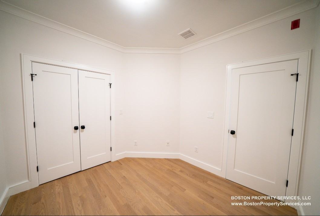 40 Calumet St #2 - Photo 2 of 22