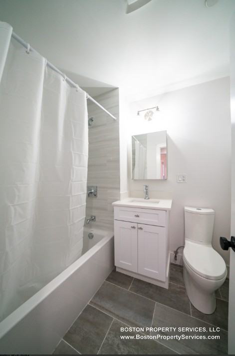 40 Calumet St #2 - Photo 4 of 22