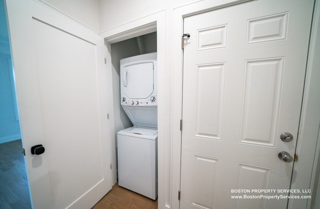 40 Calumet St #2 - Photo 6 of 22