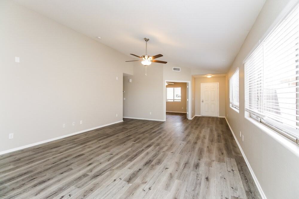 5322 W Jessica Ln - Photo 3 of 16