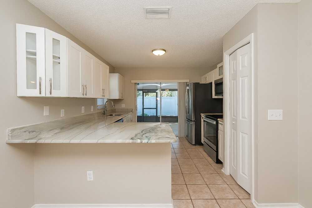 8749 Morrison Oaks Ct - Photo 6 of 16