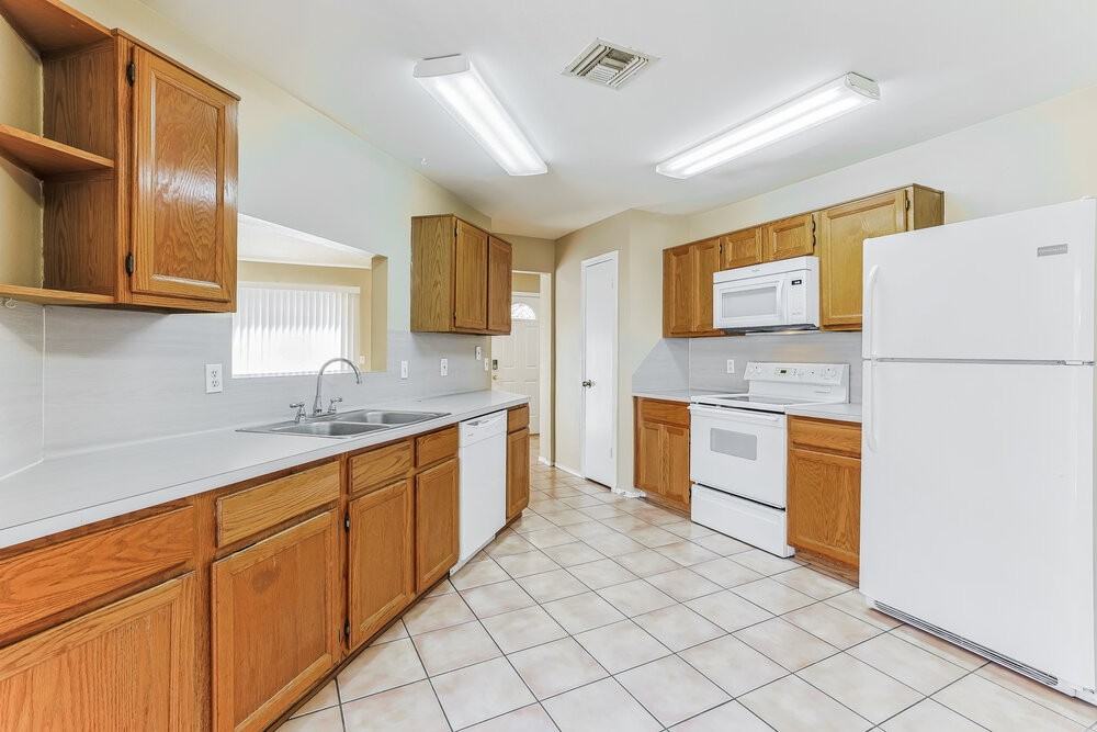 549 N Granite St - Photo 7 of 16