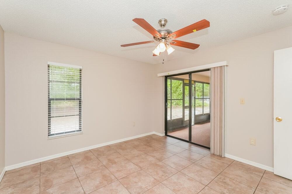 5206 Hope Ln - Photo 4 of 16