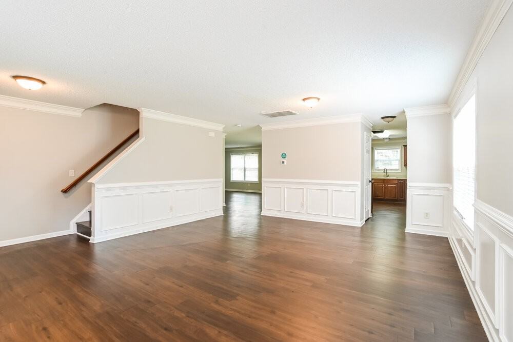 2739 Highland Park Dr - Photo 5 of 17