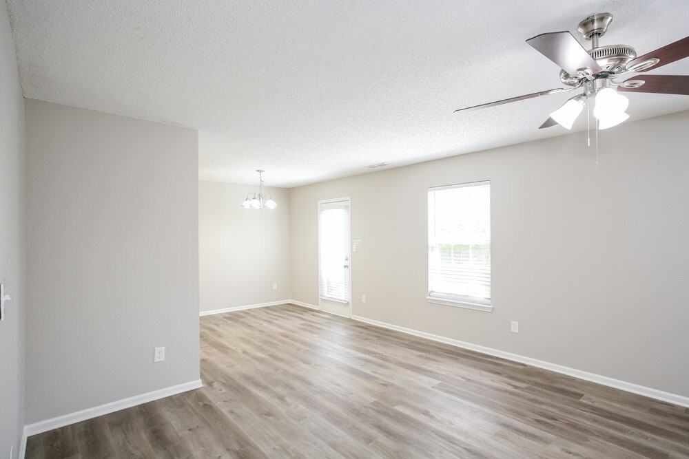 4349 Village Trace Ct - Photo 5 of 17