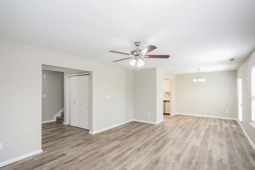 4349 Village Trace Ct - Photo 6 of 17