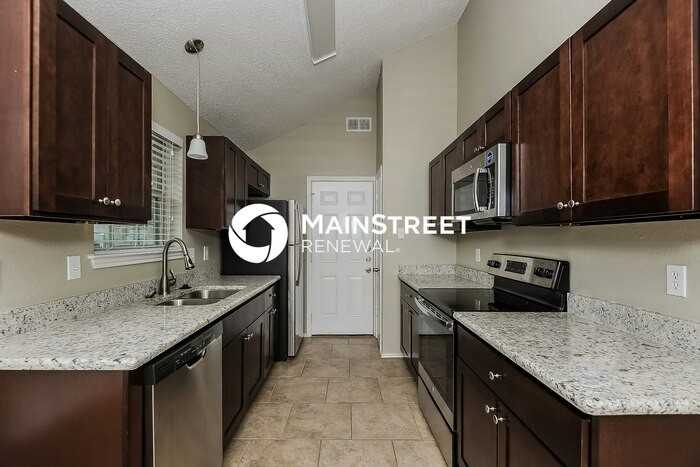 3100 Fairmeadows Ln - Photo 6 of 16