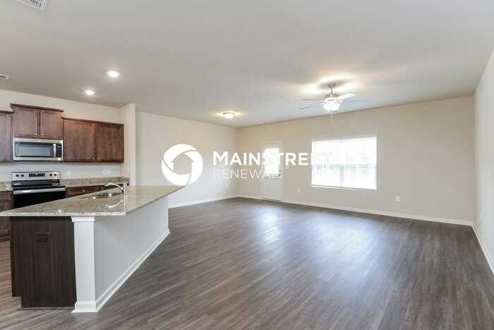 250 Smith Glen Dr - Photo 3 of 16