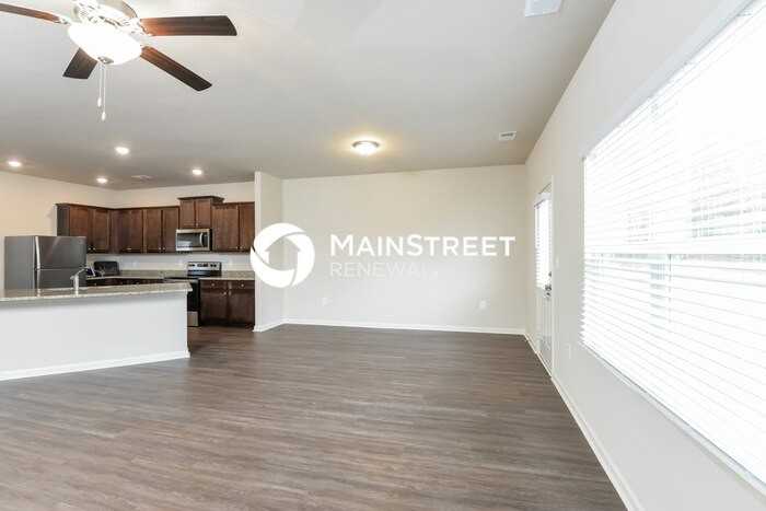 250 Smith Glen Dr - Photo 4 of 16