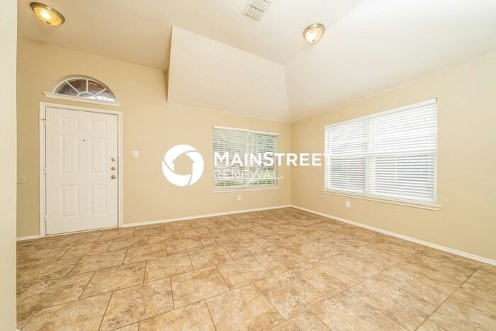 623 Soledad St - Photo 5 of 16