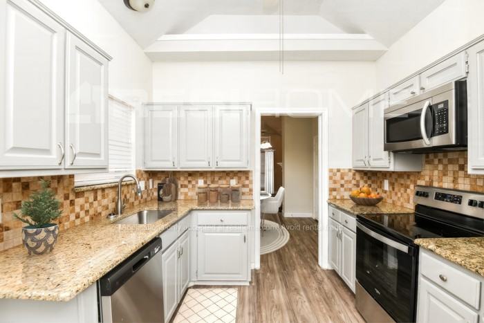 1744 Creekbend Dr - Photo 2 of 18