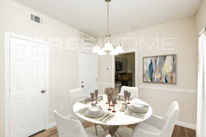 1744 Creekbend Dr - Photo 4 of 18