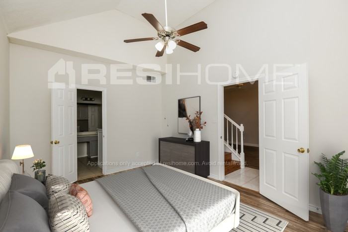 1744 Creekbend Dr - Photo 7 of 18