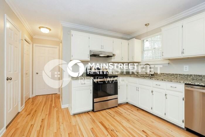 528 Piccadilly Row - Photo 7 of 17