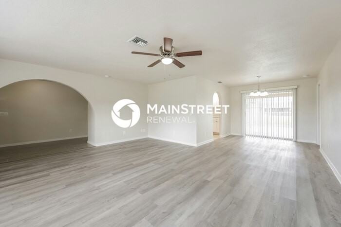 1803 Se 15th St - Photo 3 of 16