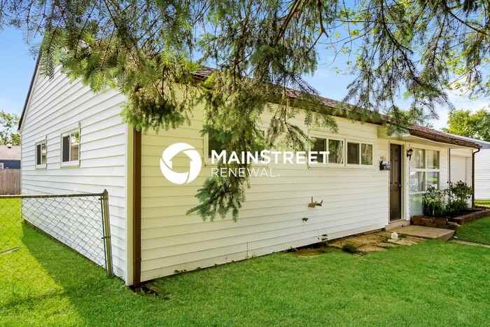 4851 N Kenyon Dr - Photo 2 of 16