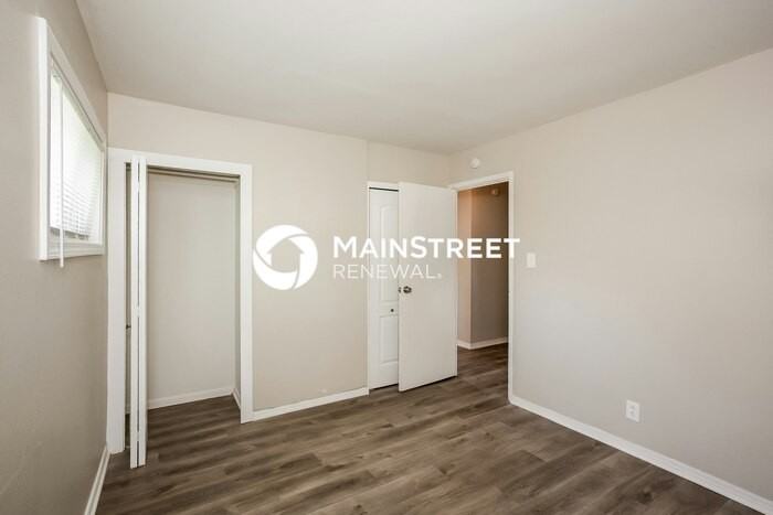 4851 N Kenyon Dr - Photo 7 of 16