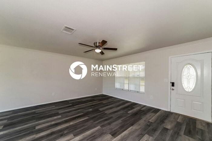 5726 Kenwood Dr - Photo 3 of 16