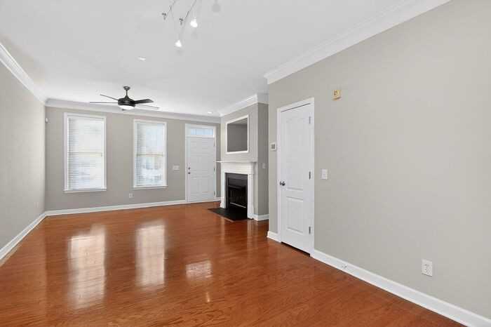 10027 Ansonborough Sq - Photo 7 of 31