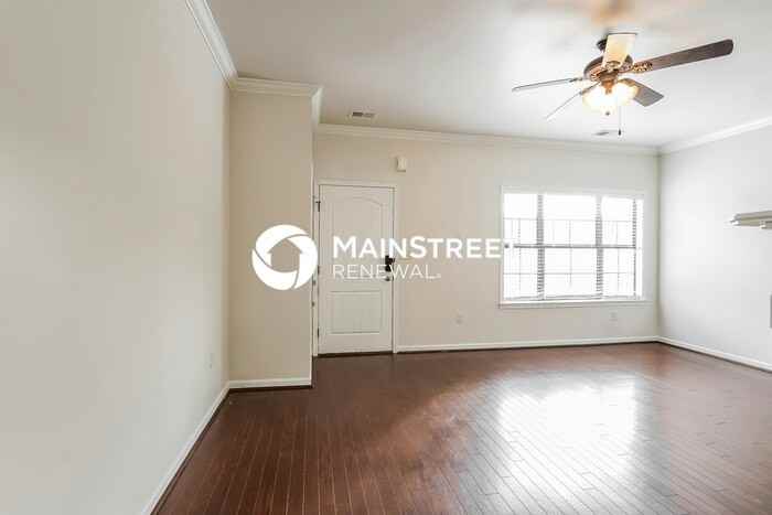 319 Polo Ct - Photo 3 of 16