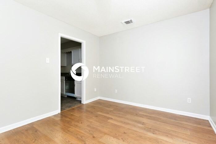 6826 Bainbridge Dr - Photo 6 of 17