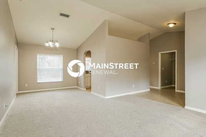 152 Ridgemont Dr - Photo 4 of 16