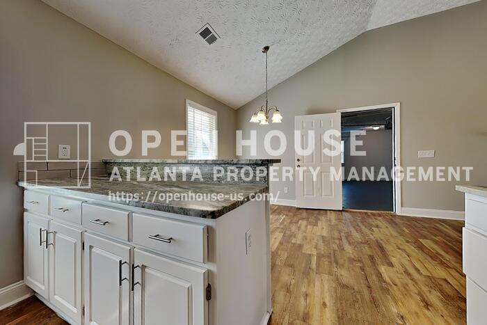 204 Cambridge Dr - Photo 7 of 20