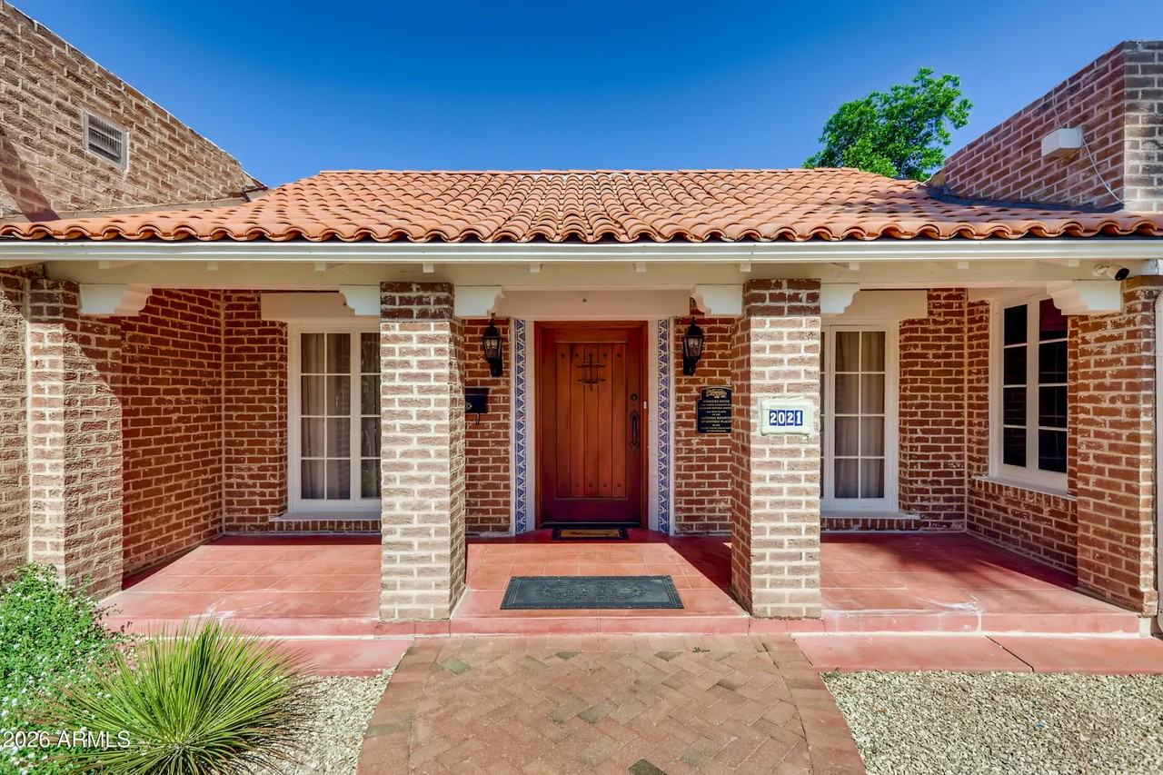 2021 N Alvarado Rd - Photo 3 of 34