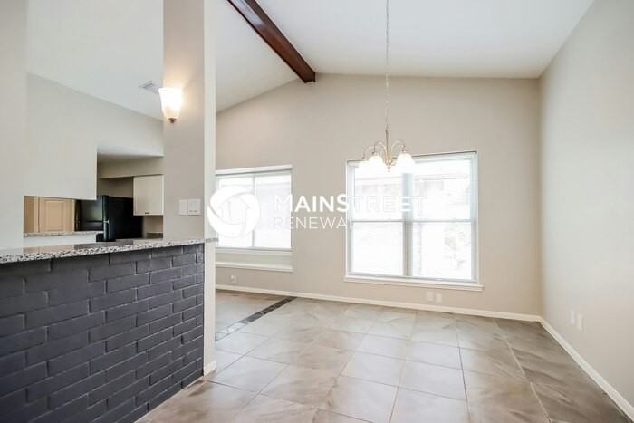 8811 Oakleaf Forest Dr - Photo 6 of 16