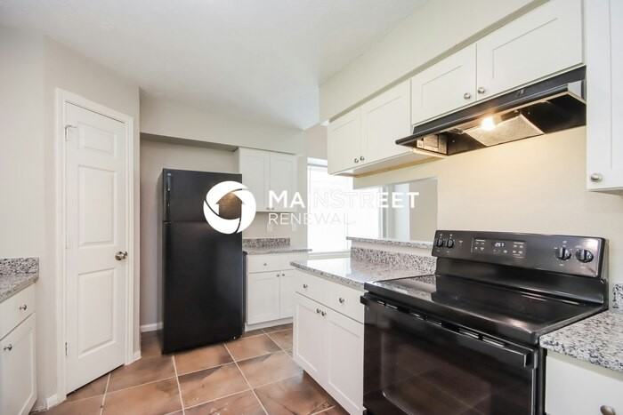 8811 Oakleaf Forest Dr - Photo 7 of 16