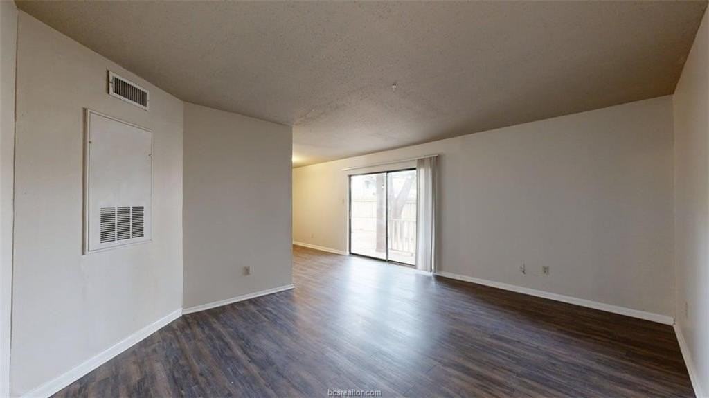 1016 Autumn Cir Apt B - Photo 2 of 17