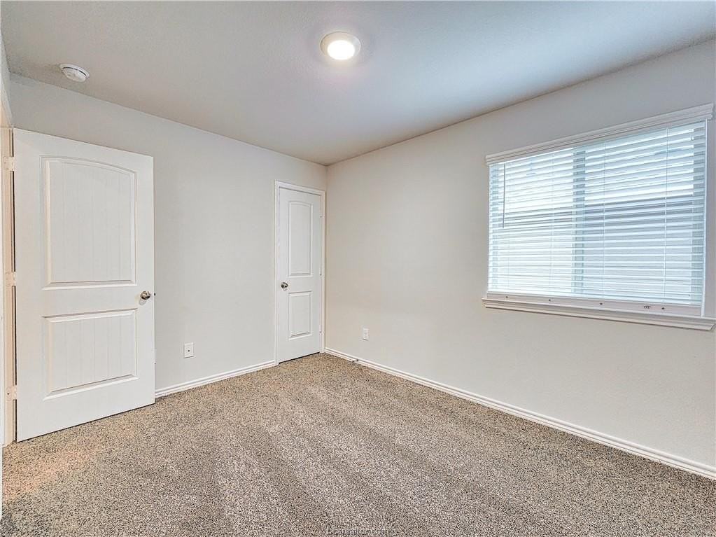 6130 Darlington Ave - Photo 6 of 19