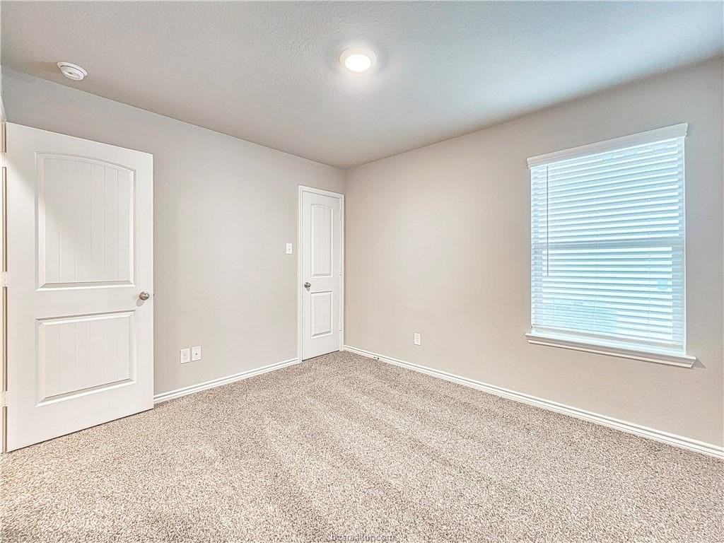 6172 Darlington Ave - Photo 4 of 15