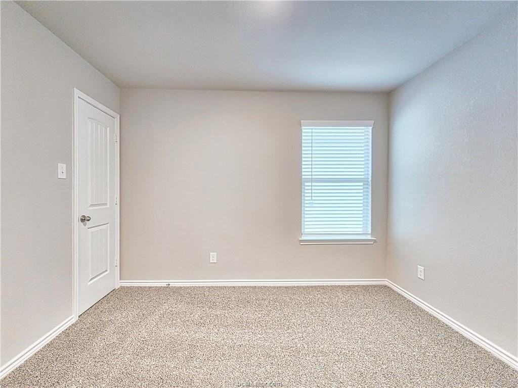 6172 Darlington Ave - Photo 5 of 15