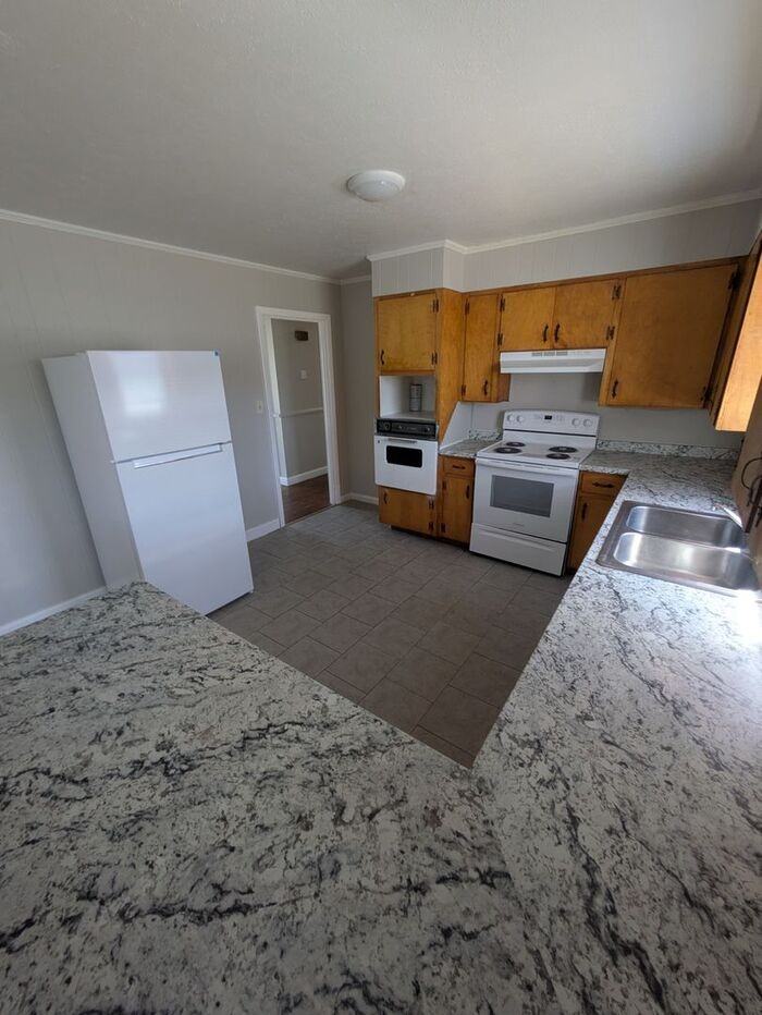 2842 Dale St #A - Photo 3 of 10