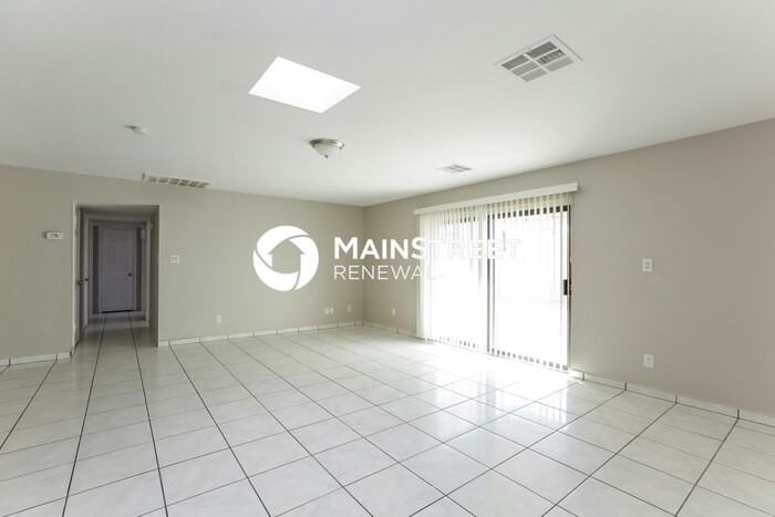 2932 N 46th Ave - Photo 6 of 16