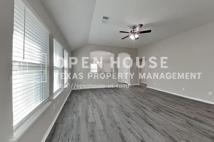 3511 Rainshore Dr - Photo 5 of 20