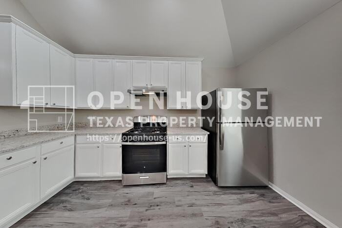 3511 Rainshore Dr - Photo 7 of 20