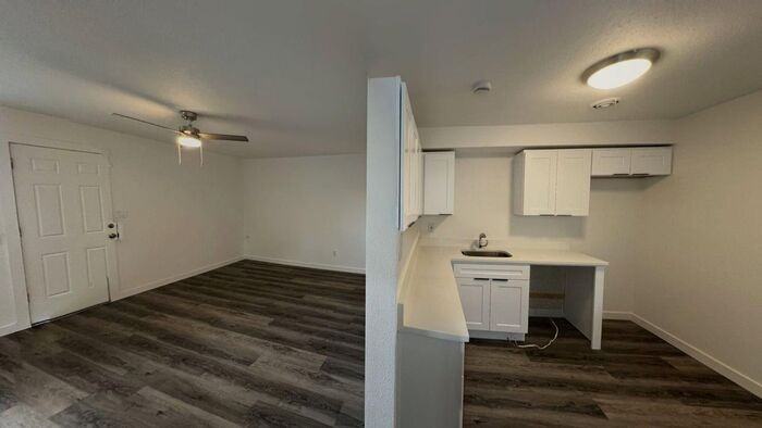 11518 Ne Sandy Blvd #9 - Photo 6 of 19