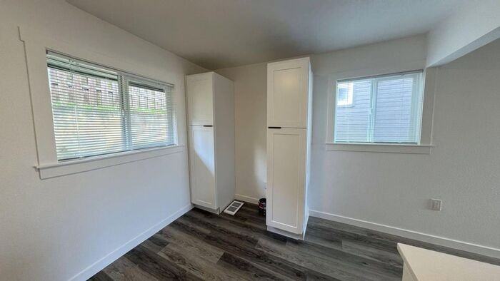 11518 Ne Sandy Blvd #9 - Photo 7 of 19