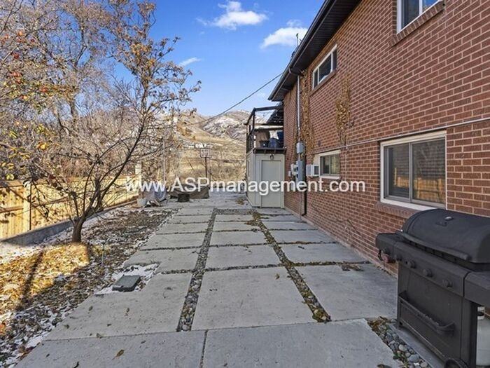 2747 S 2700 E #BS - Photo 3 of 16