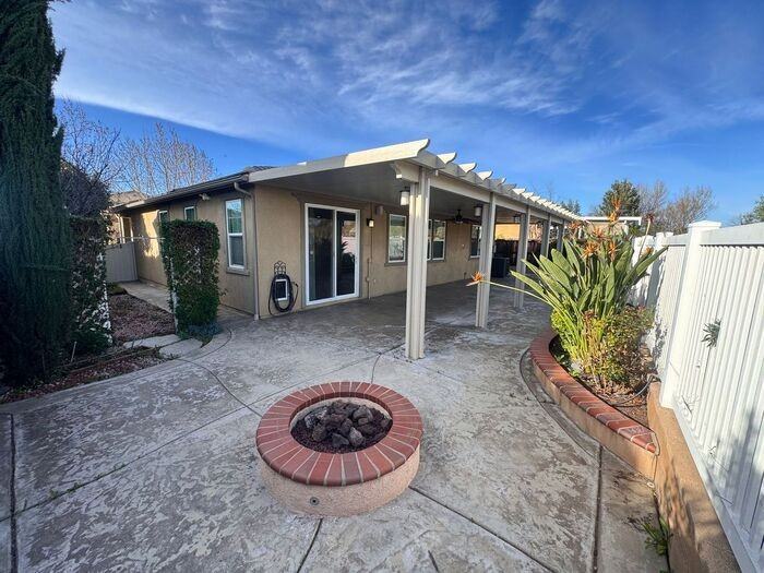 40246 Emery Dr - Photo 2 of 15