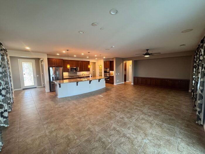 40246 Emery Dr - Photo 3 of 15