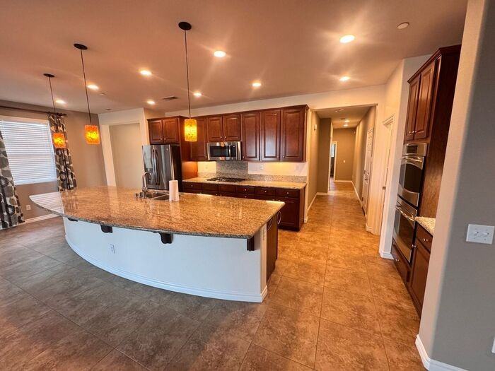 40246 Emery Dr - Photo 4 of 15