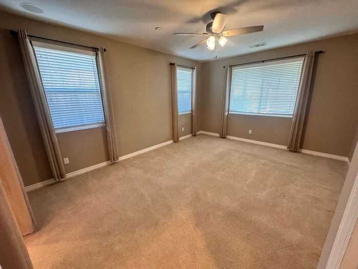 40246 Emery Dr - Photo 5 of 15