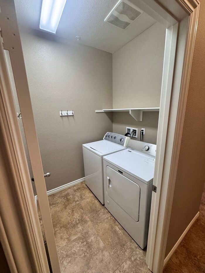 40246 Emery Dr - Photo 7 of 15