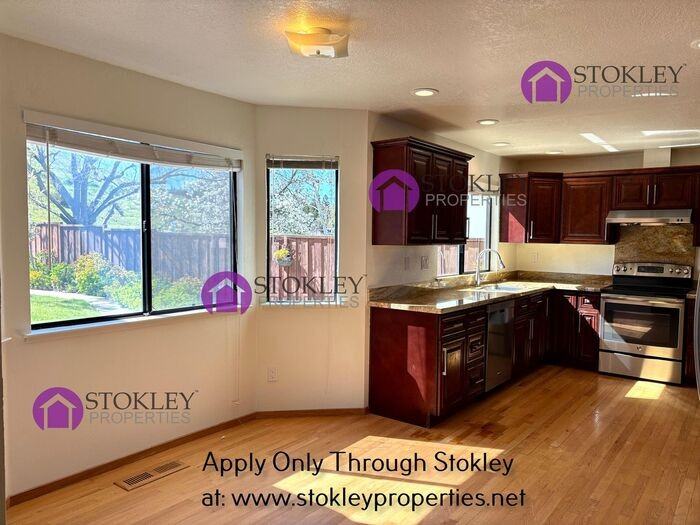 1105 Rock Creek Way - Photo 5 of 27